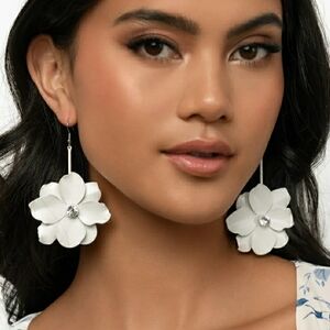 Elegant White Floral Earrings